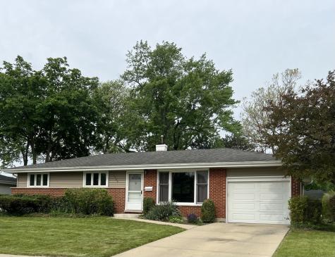 1520 North Fernandez Place Arlington Heights IL 60004