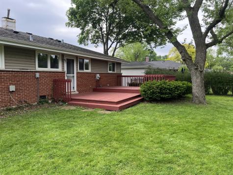 1520 North Fernandez Place Arlington Heights IL 60004