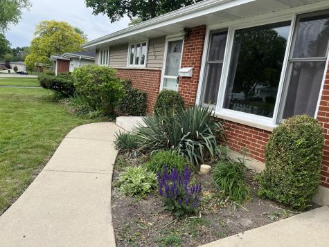 1520 North Fernandez Place Arlington Heights IL 60004