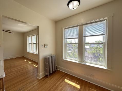 2856 West Cullom Avenue Chicago IL 60618