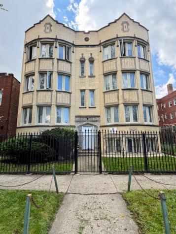7932 South Kingston Avenue Chicago IL 60649