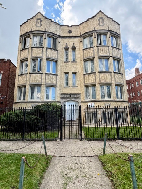 7932 South Kingston Avenue Chicago IL 60649