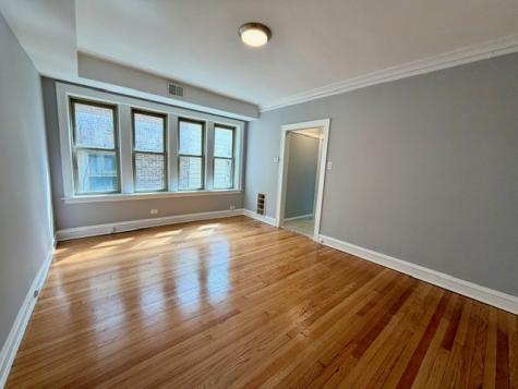 7932 South Kingston Avenue Chicago IL 60649
