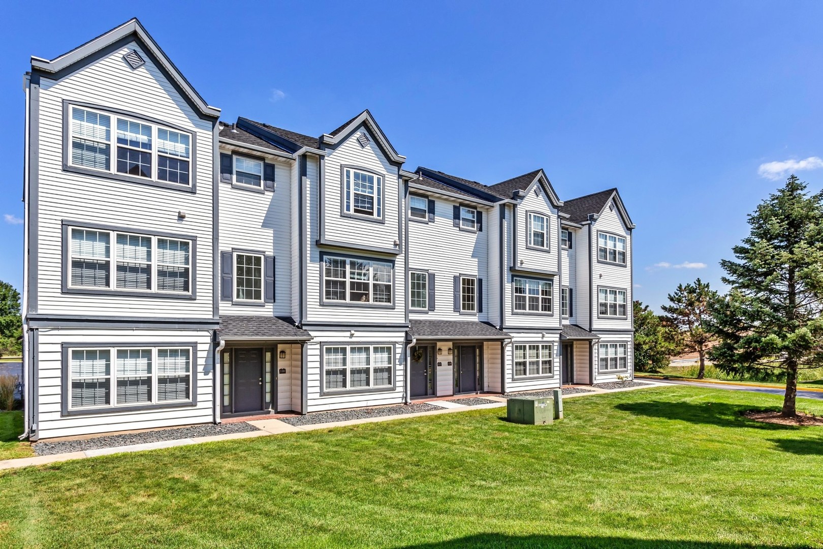 274 Verdi Court Wheaton IL 60189