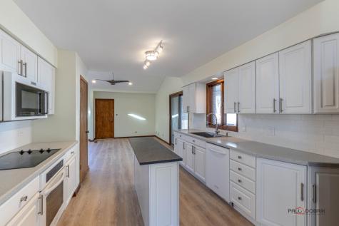 2450 Chas Drive Rolling Meadows IL 60008