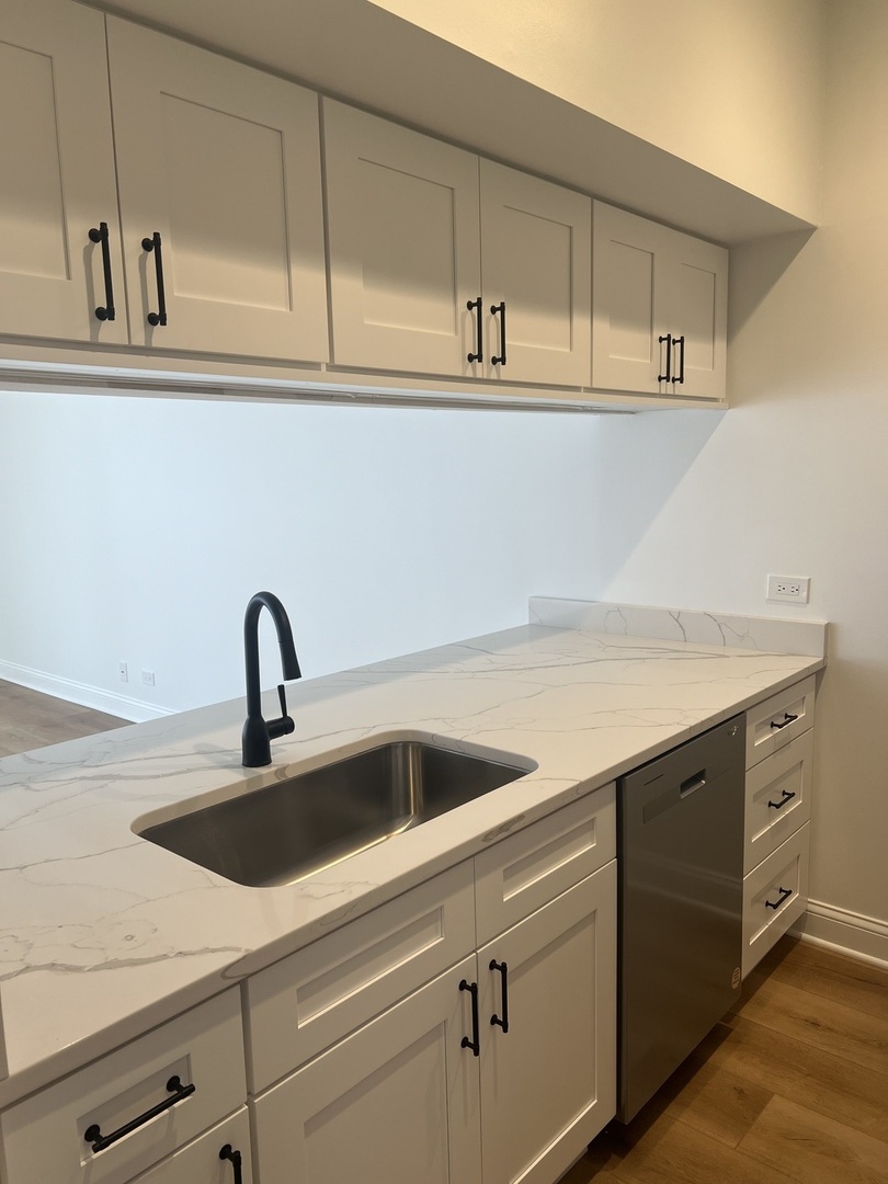 1146 Regency Drive Schaumburg IL 60193