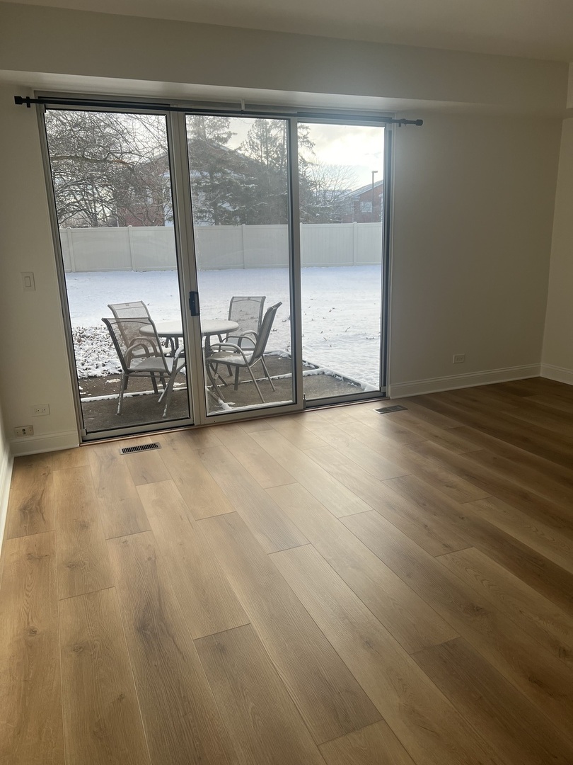 1146 Regency Drive Schaumburg IL 60193