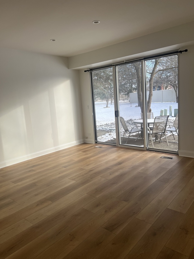 1146 Regency Drive Schaumburg IL 60193