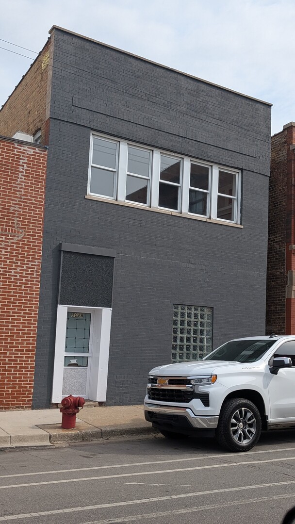 5028 West Lawrence Avenue Chicago IL 60630