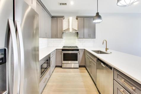 552 East 46th Place Chicago IL 60653