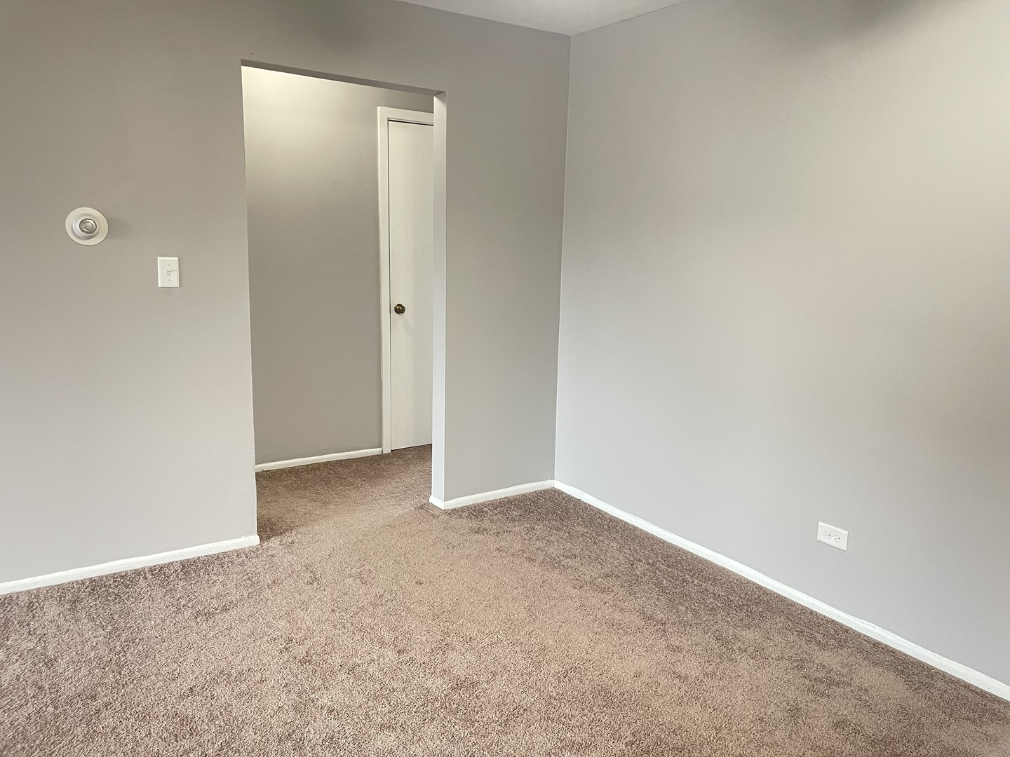 535 Brookside Drive Westmont IL 60559