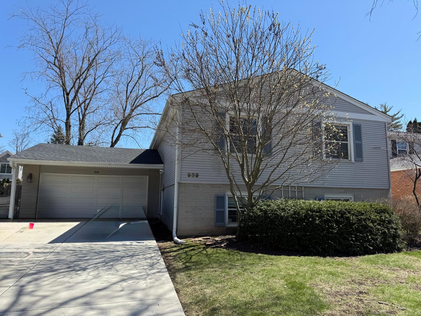 939 Wayne Avenue Deerfield IL 60015