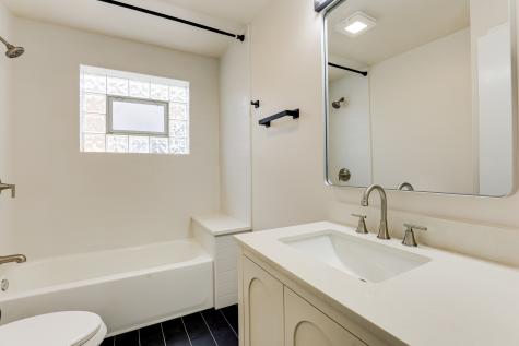 5420 North Central Avenue Chicago IL 60630