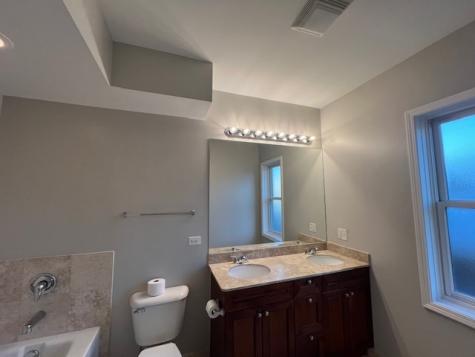 4135 North Kedvale Avenue Chicago IL 60641