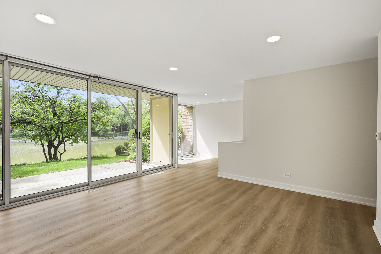 6018 East Lake Drive Lisle IL 60532