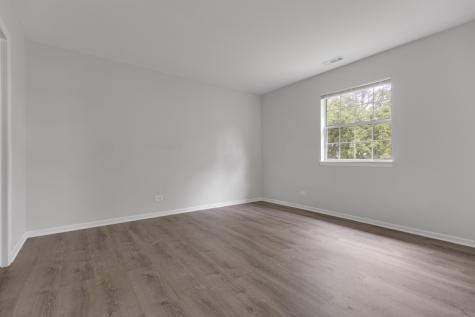 96 Gant Circle Streamwood IL 60107