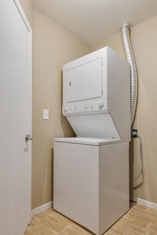 96 Gant Circle Streamwood IL 60107