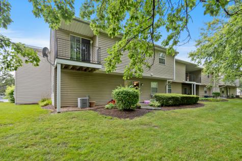 96 Gant Circle Streamwood IL 60107