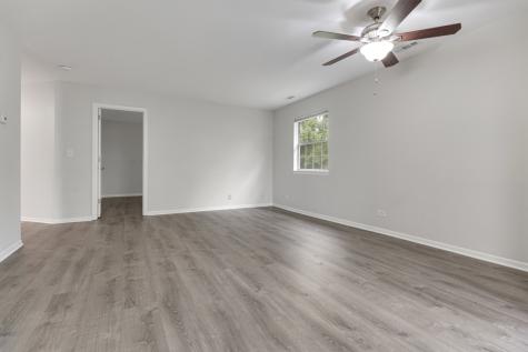96 Gant Circle Streamwood IL 60107