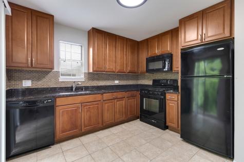 96 Gant Circle Streamwood IL 60107
