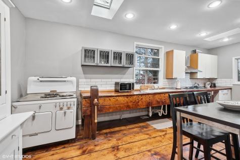 2404 Ridge Avenue Evanston IL 60201
