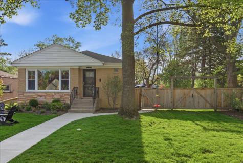 9237 Lincolnwood Drive Evanston IL 60203