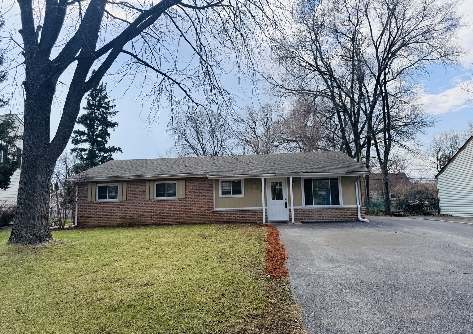 533 Redwood Road Bolingbrook IL 60440