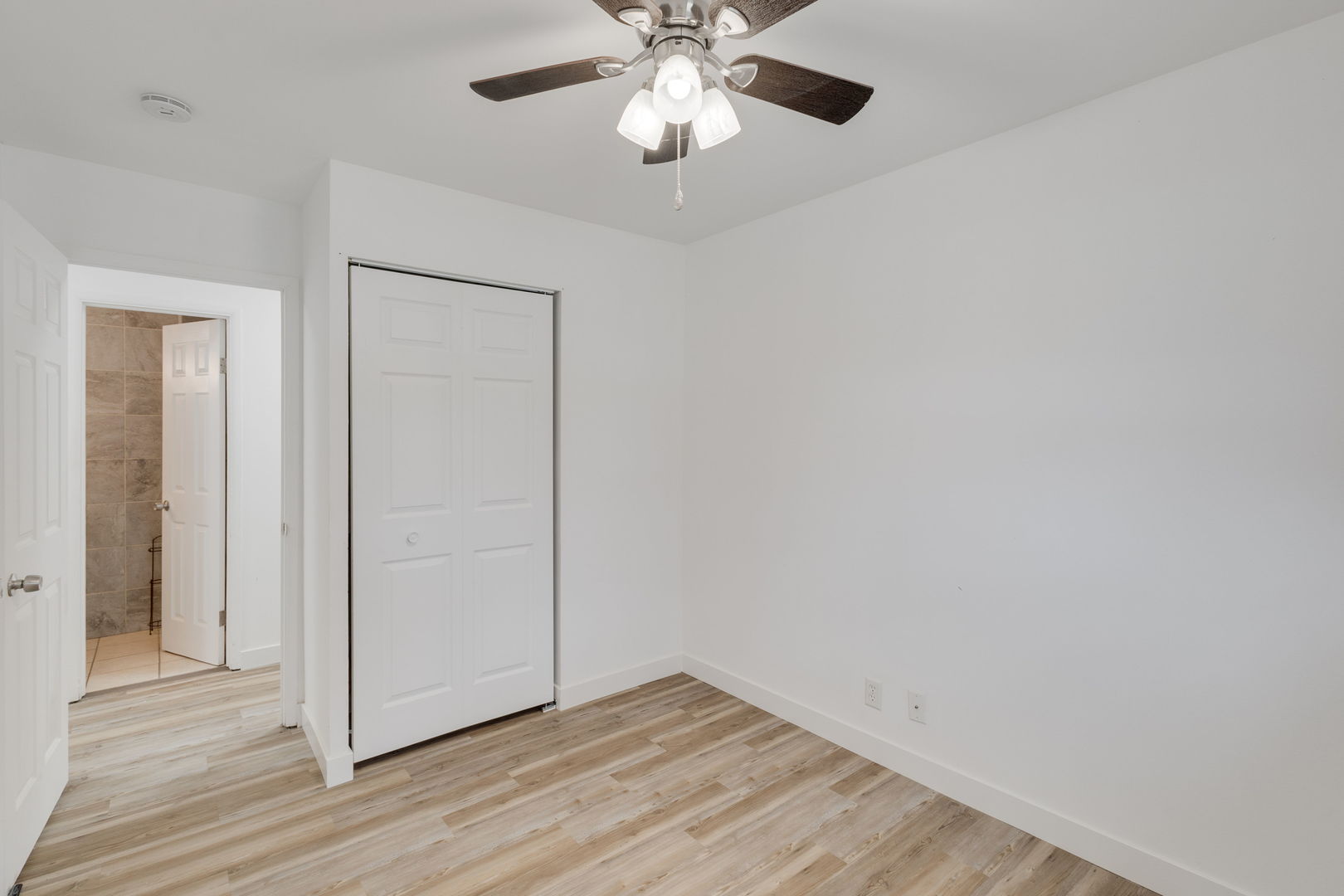 533 Redwood Road Bolingbrook IL 60440