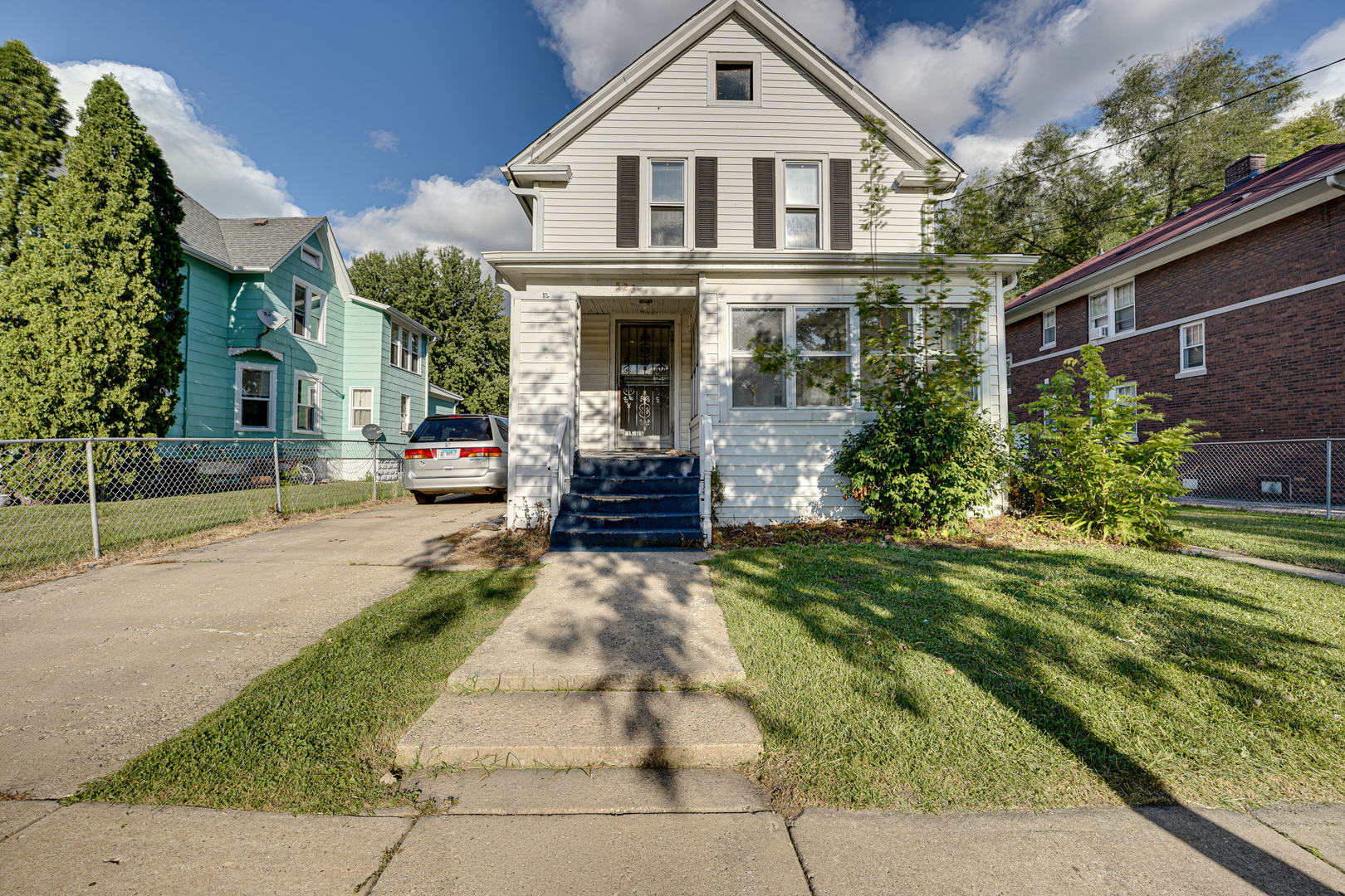 523 Grand Avenue Aurora IL 60506