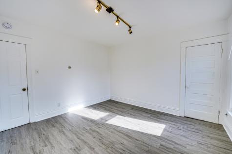 523 Grand Avenue Aurora IL 60506