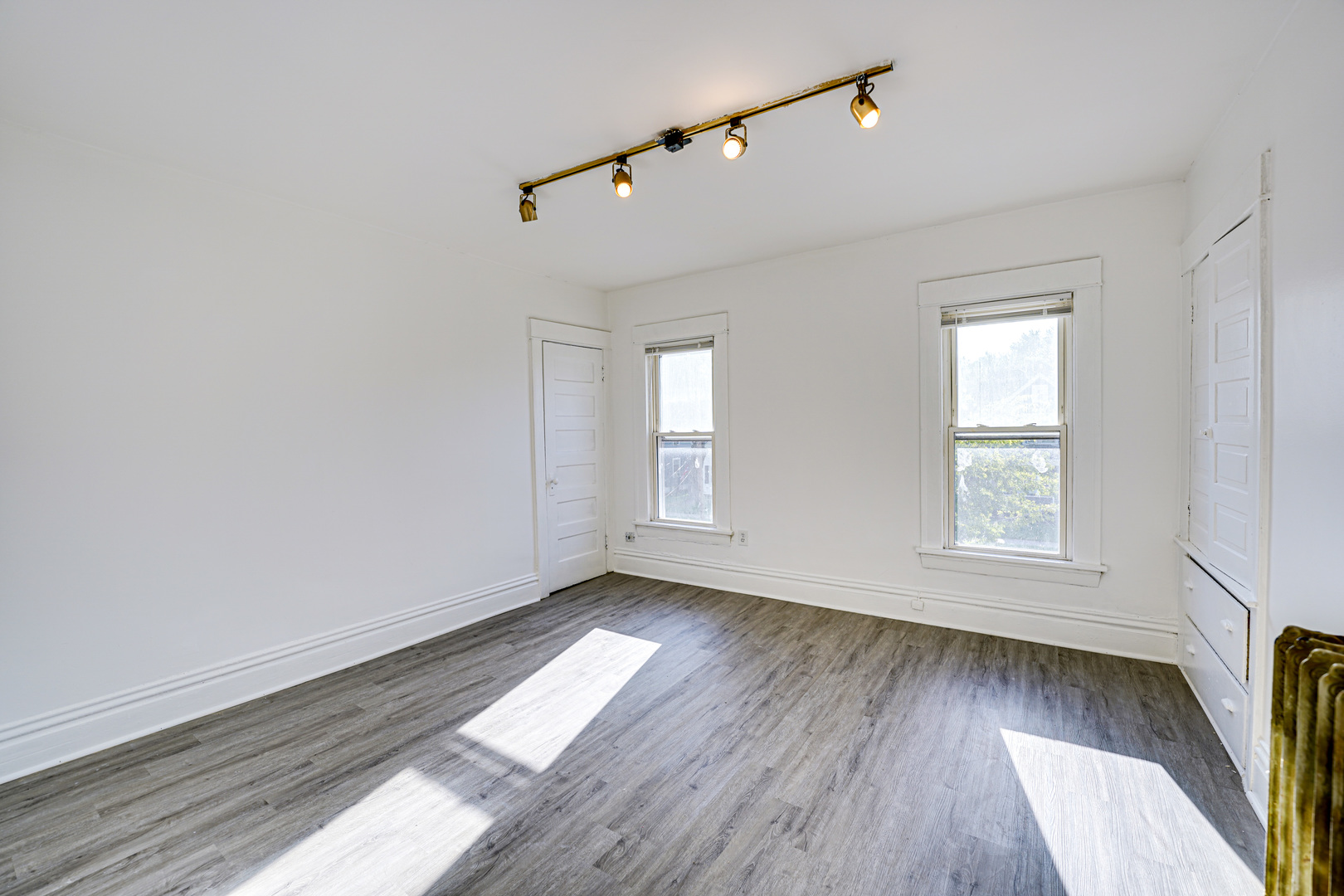 523 Grand Avenue Aurora IL 60506