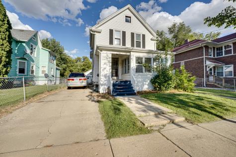 523 Grand Avenue Aurora IL 60506