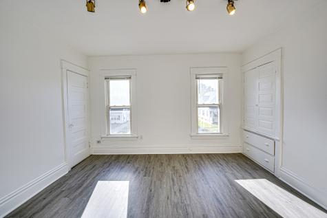 523 Grand Avenue Aurora IL 60506