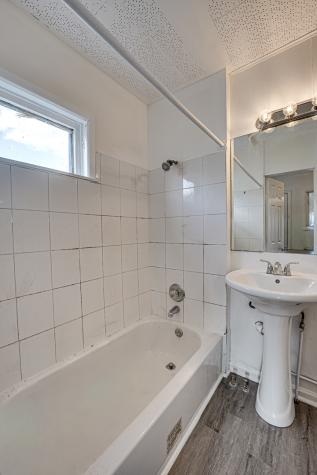 523 Grand Avenue Aurora IL 60506