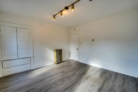 523 Grand Avenue Aurora IL 60506