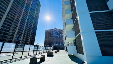 6033 North Sheridan Road Chicago IL 60660