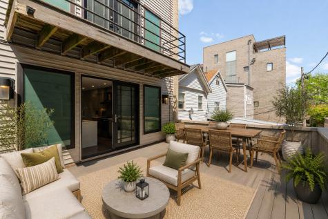 1657 West Erie Street Chicago IL 60622