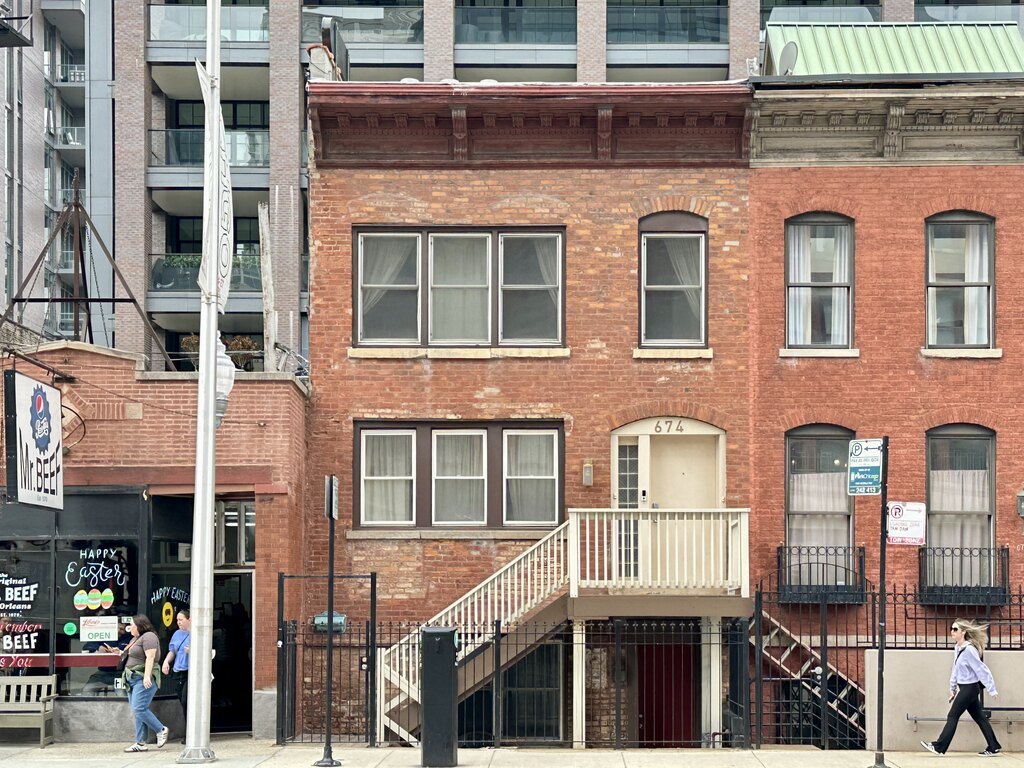 674 North Orleans Street Chicago IL 60654