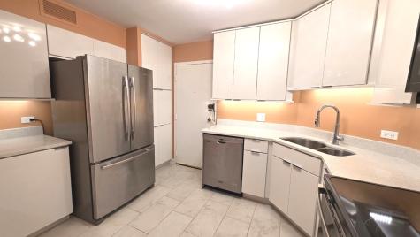 6033 North Sheridan Road Chicago IL 60660