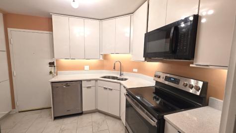 6033 North Sheridan Road Chicago IL 60660