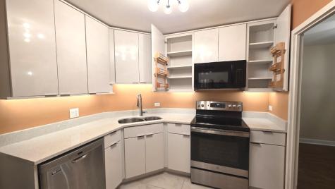6033 North Sheridan Road Chicago IL 60660