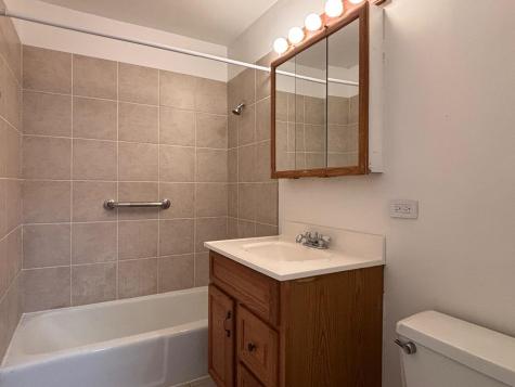 128 South Hale Avenue Bartlett IL 60103