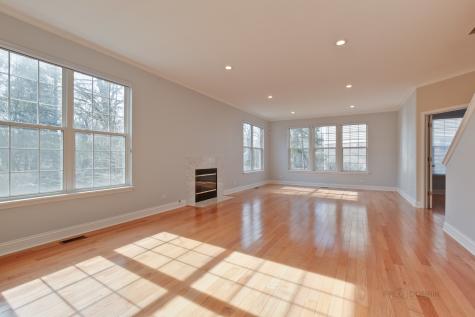33 River Oaks Circle E Buffalo Grove IL 60089