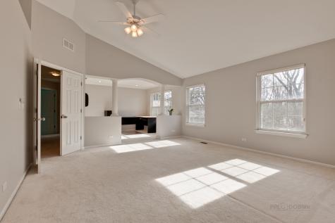 33 River Oaks Circle E Buffalo Grove IL 60089