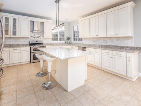 33 River Oaks Circle E Buffalo Grove IL 60089