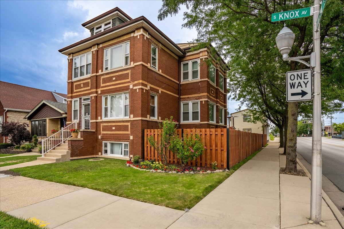 6657 South Knox Avenue Chicago IL 60629