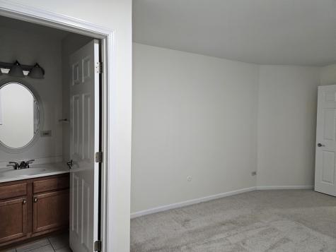 833 Village Quarter Road West Dundee IL 60118
