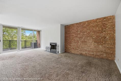 5950 Oakwood Drive Lisle IL 60532