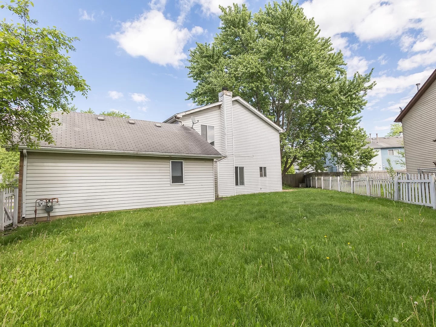 1227 Andover Circle Aurora IL 60504