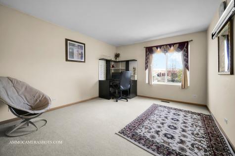 1058 Delta Drive Elgin IL 60123